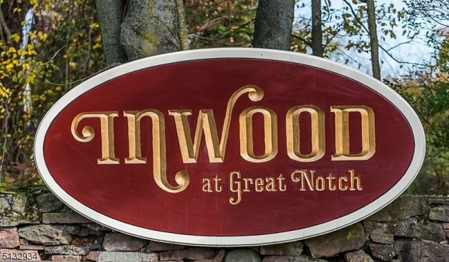 Building Photo - 181 Long Hill Rd