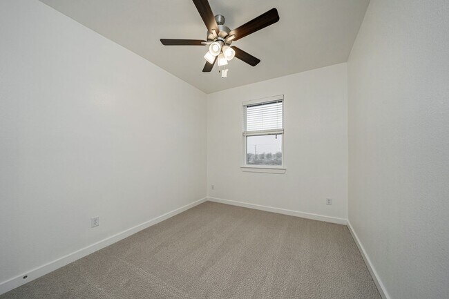 Building Photo - 8461 Adelaide Dr