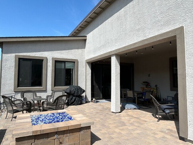 Building Photo - Luxury 55+ Executive Home- Fully Furnished