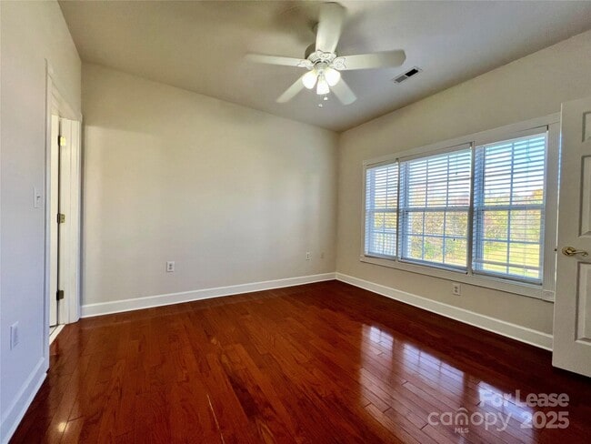 Building Photo - 8929 Meadow Vista Rd