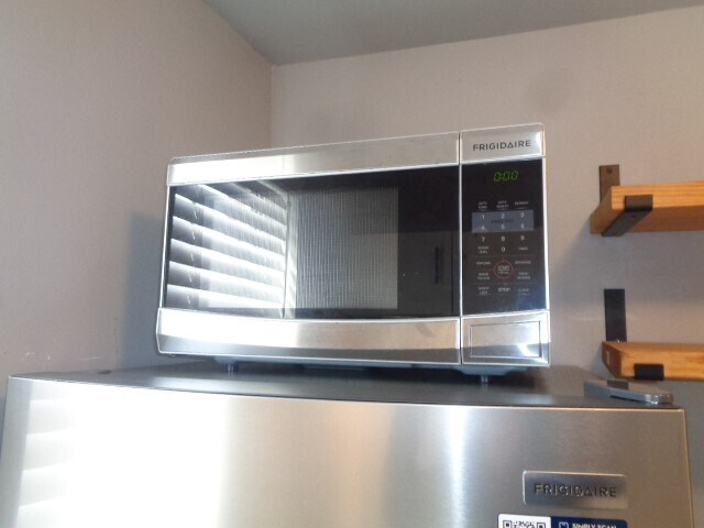 Building Photo - 2225 Mimosa Dr