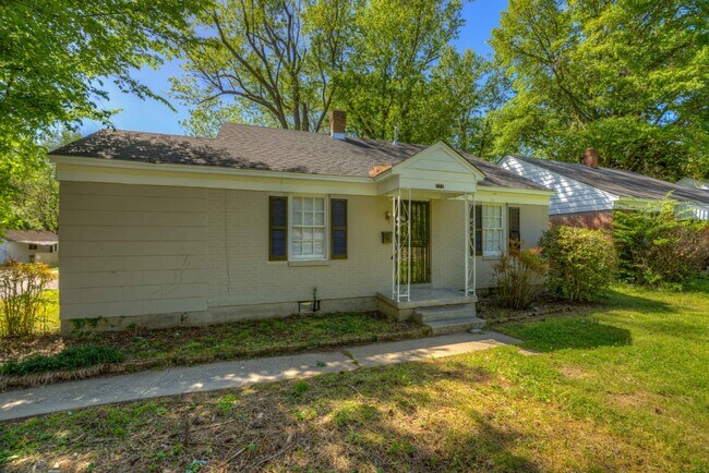 Building Photo - Move-In Special: Qualified Tenants Get 50%...