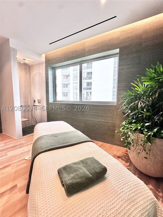 Building Photo - 1400 Biscayne Blvd