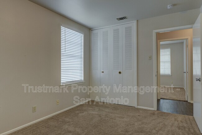 Building Photo - 847 Boulder Dr