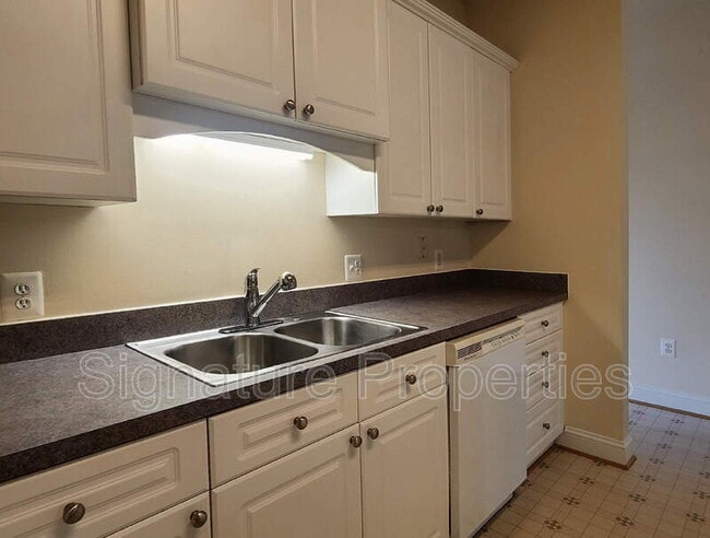 Building Photo - 209 Shaw Ct