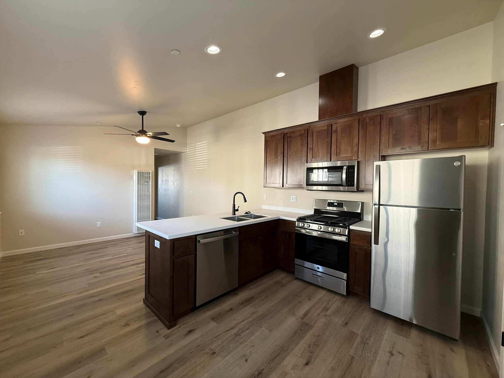 Building Photo - 1660 Ascent Pl