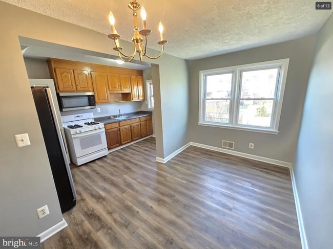 Building Photo - 3 Bedroom with finished basement