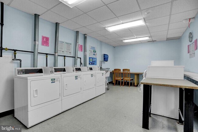 Building Photo - 4401 Roland Ave