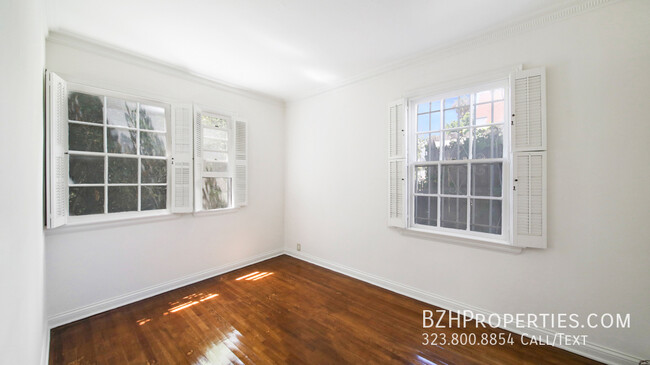 Building Photo - Updated 3Bedroom 3Bathroom In Prime Westwood