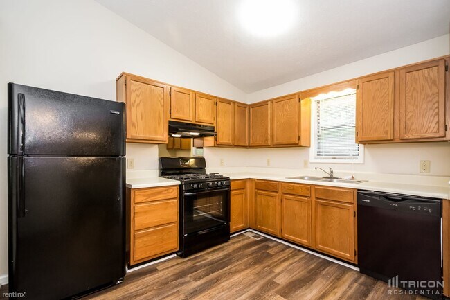 Building Photo - 3833 Greenbrook Dr