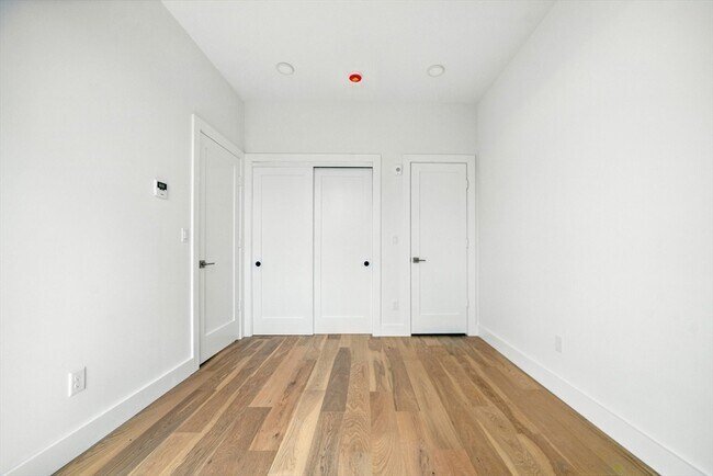 Building Photo - 38 Hichborn St