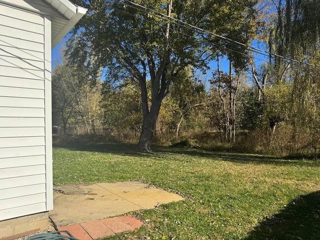 Building Photo - 26895 Bernice St