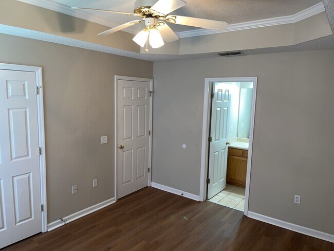 Building Photo - 22 E Dubois St