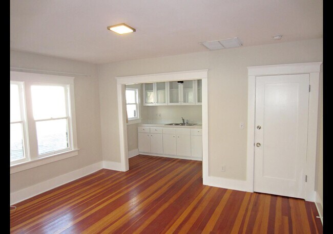 Building Photo - 205 Horizon Ave