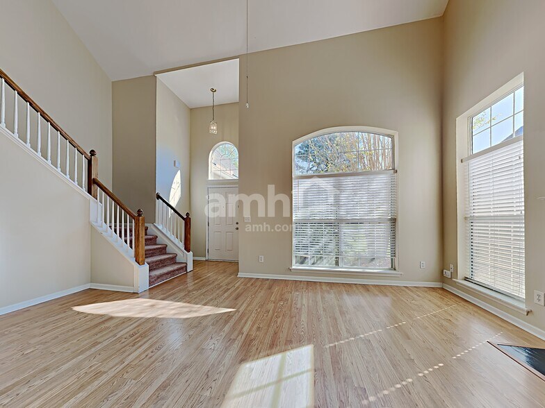 Building Photo - 517 Pritchards Point Dr