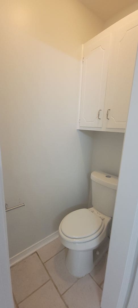 Building Photo - Beautiful 3 bedroom/2 bath with fireplace ...