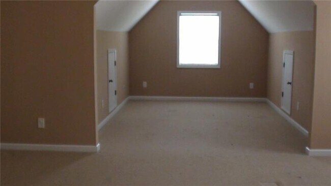 Building Photo - 5380 Plymouth Pl