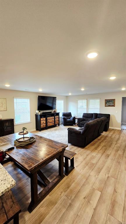 Building Photo - 112 Kohn Dr