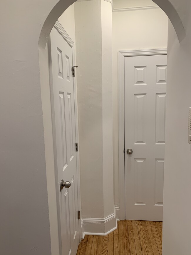 2 Closets - 2545 32nd St