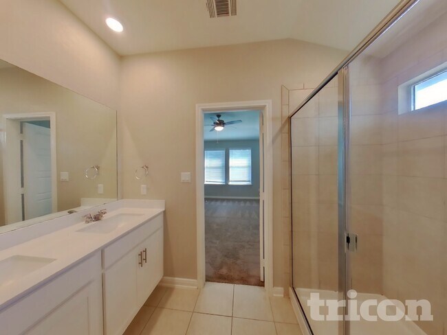 Building Photo - 13618 Paxton Blvd