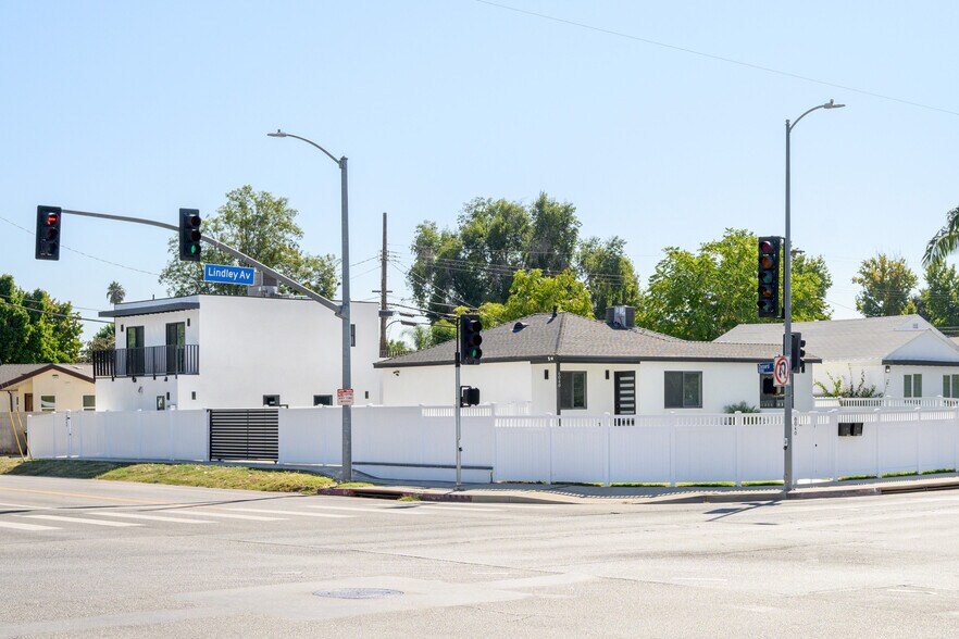 Primary Photo - 18060 W Oxnard St