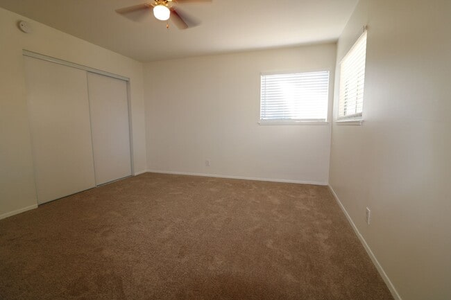 Building Photo - 3 BEDROOM, 2 BATH:  Home for Lease in Nort...