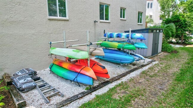 Building Photo - 1600 1st Ave W