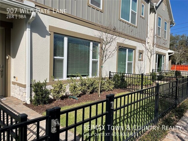 Building Photo - Griffin Park Townhome in Lake Mary