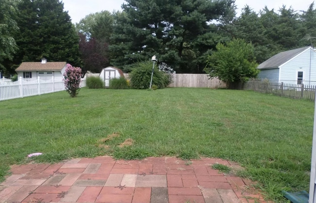 Building Photo - 311 Holly St