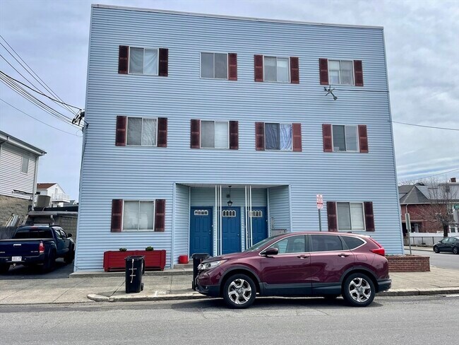 Primary Photo - 217-221 Highland Ave