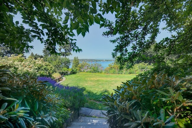 Building Photo - 5Bd/3.5Ba Medina Home