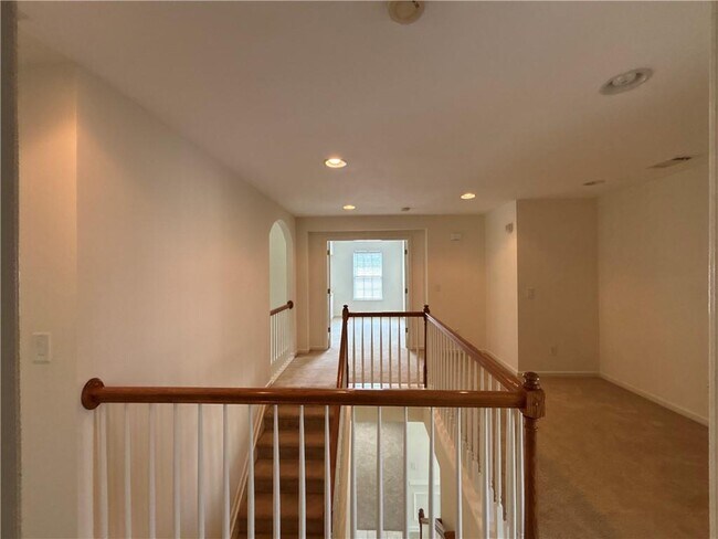 Building Photo - 230 Collins View Ct