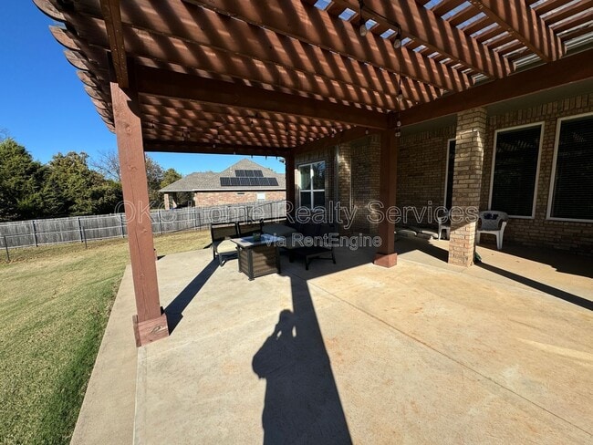 Building Photo - 5709 Asheville Wy