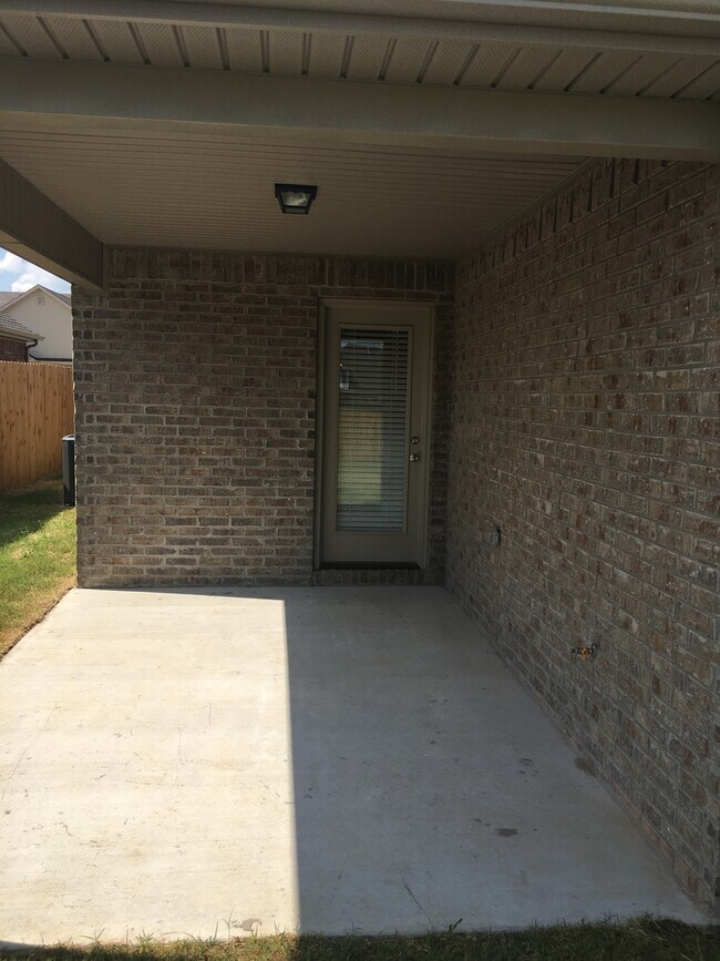 Building Photo - 6178 W Limerick Way