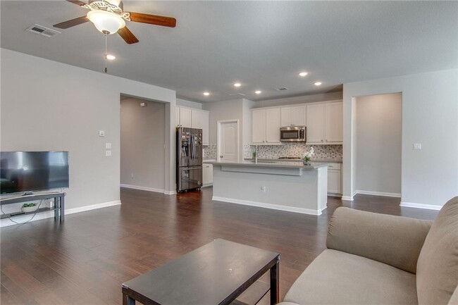 Building Photo - 2920 Coral Valley Dr