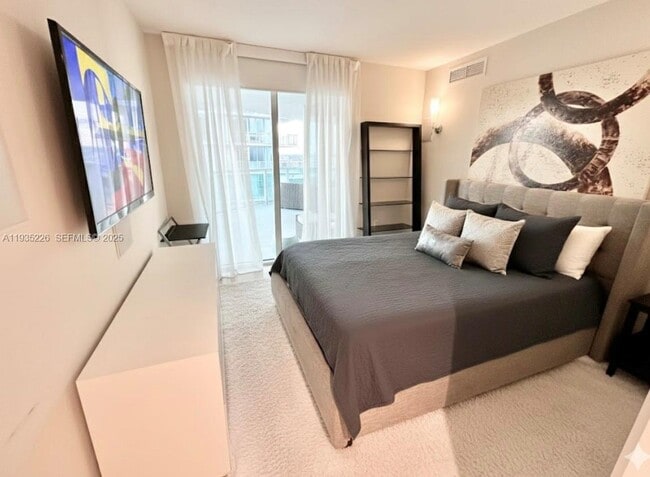 Building Photo - 250 Sunny Isles Blvd