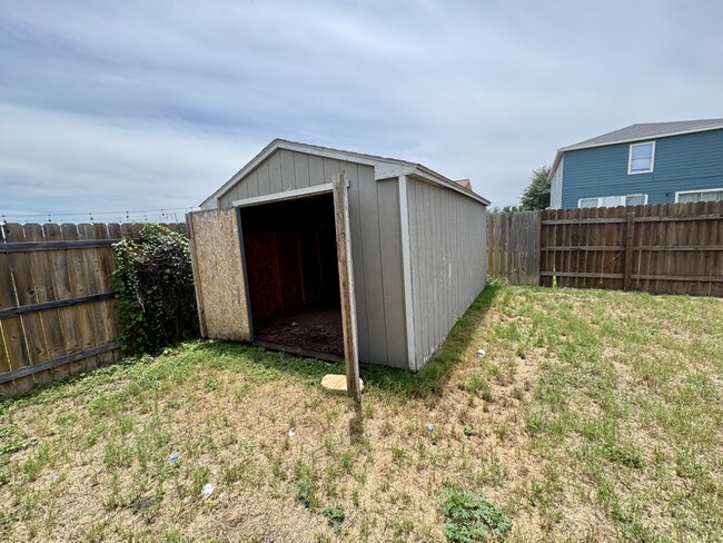 Building Photo - 8755 Sunview Park