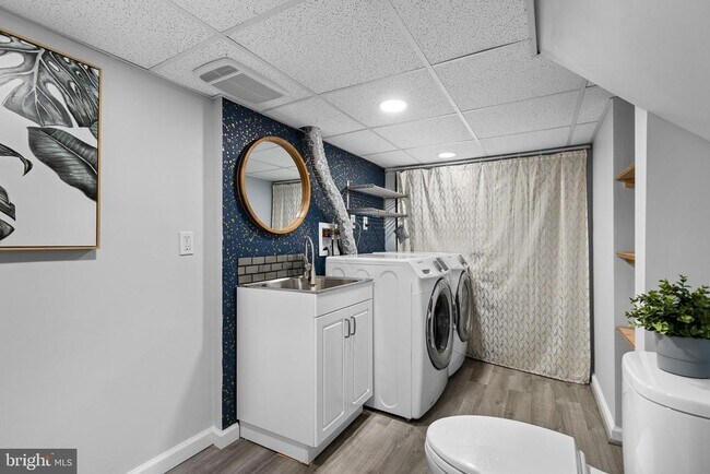 Building Photo - 2613 S Troy St