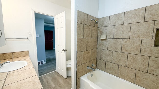Building Photo - Kentwood Apartments