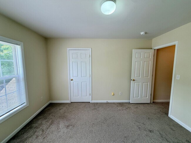 Building Photo - 1324 Emory Ln NW