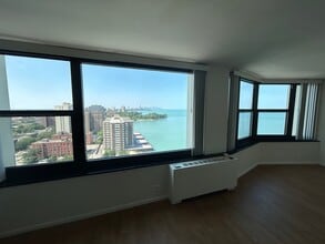Building Photo - 7447 S South Shore Dr