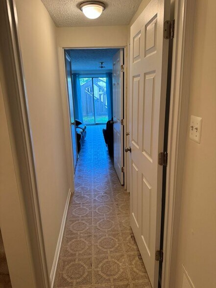 Building Photo - 14458 Black Horse Ct