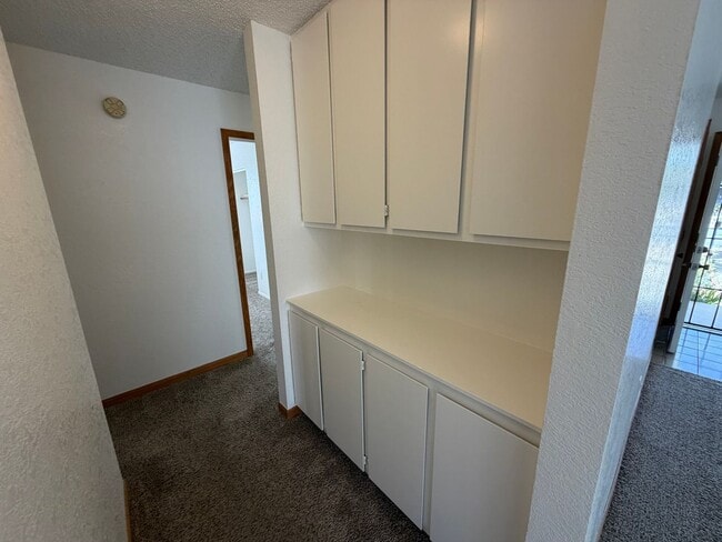 Building Photo - Cute 3 Bedroom Home in Sparks!