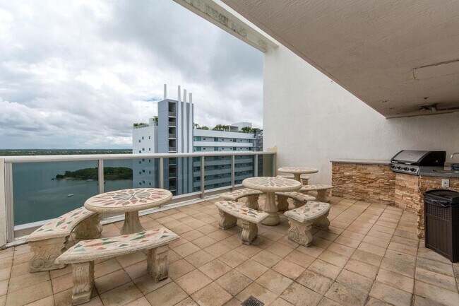 Building Photo - Spacious 3-Bedroom Bayfront Residence in North Bay Village