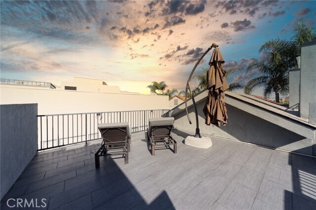 Building Photo - 1615 Stoner Ave