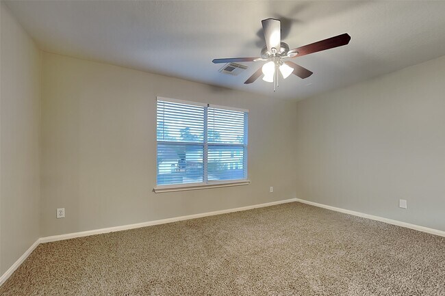 Building Photo - 32414 Angler Park