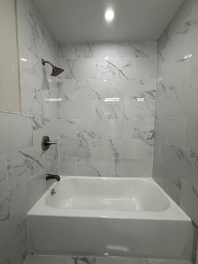 Building Photo - 11 Van Buren Pl