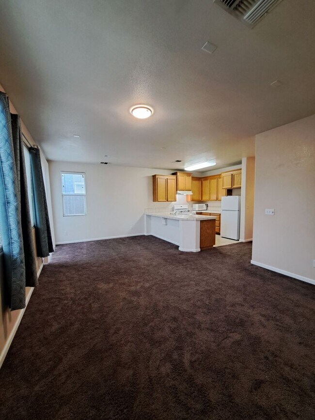 Building Photo - Single-Level 2BR Home with 2-Car Garage!