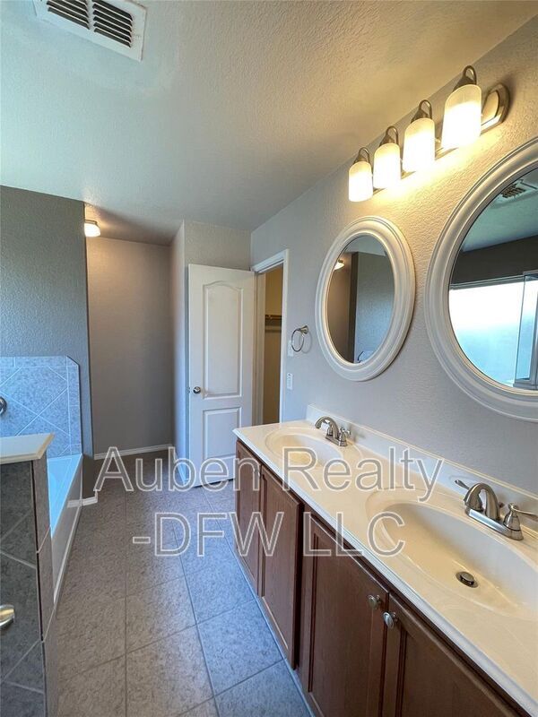 Building Photo - 344 Amethyst Dr