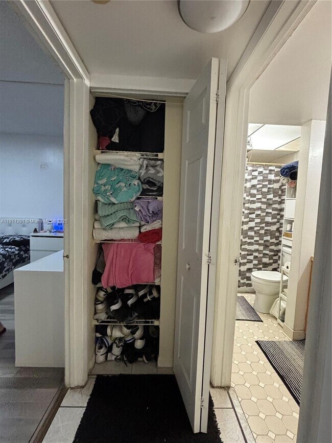 Building Photo - 3561 SW 117th Ave